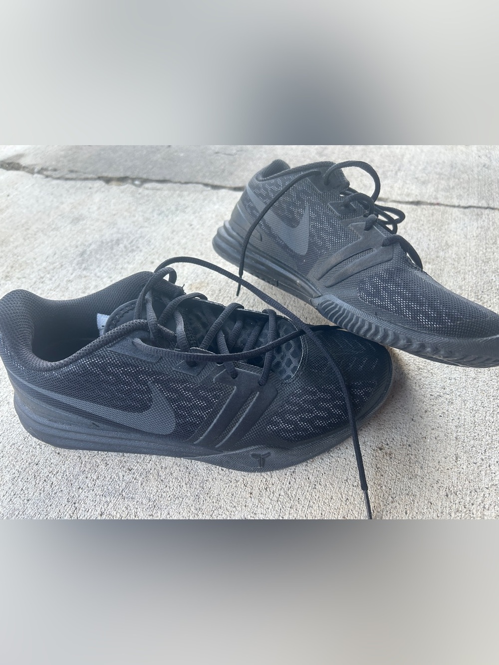 Nike Men’s Black Kobe Basketball Shoes